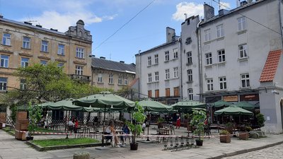 Послаблення карантину у Львові: дозволили відвідувати парки, відкрили літні майданчики та три музеї