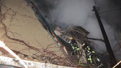 В Одесі горіло відразу два будинки: вогонь охопив 300 кв. м