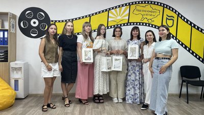 переможниці диктанту до Дня Конституції
