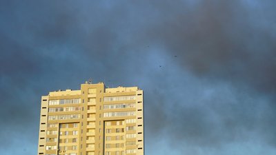 Дим над Харковом після російських влучань