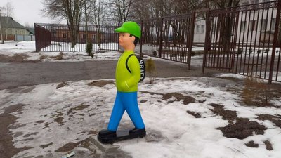 У Дмитрівці закупили фігури школярів, які встановлять біля пішохідних переходів