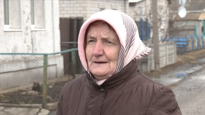 Наслідки буревію: у Бурині на Сумщині мешканці пошкоджених будинків пів року живуть без даху Наслідки буревію: у Бурині на Сумщині мешканці пошкоджених будинків пів року живуть без даху