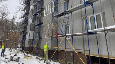 Відремонтували тисячі квадратних метрів. В Ірпені відновлюють багатоповерхівки