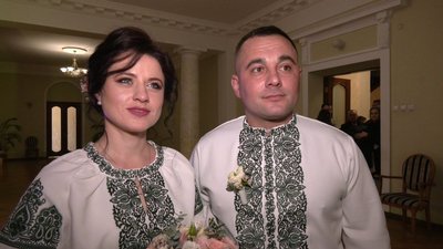 "Кохання переможе": історії пар, які 14 лютого зареєстрували шлюб у Львові "Кохання переможе": історії пар, які 14 лютого зареєстрували шлюб у Львові
