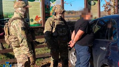 Підозрюваний у продажі трофейної російської зброї