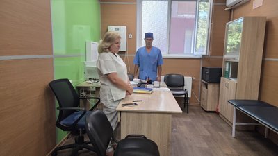Хвилина мовчання у Миколаєві: як містяни та підприємства вшановують загиблих Хвилина мовчання у Миколаєві: як містяни та підприємства вшановують загиблих