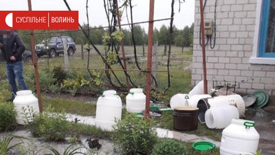 Зброю бурштин і самогон вилучили поліцейські під час обшуків на Волині