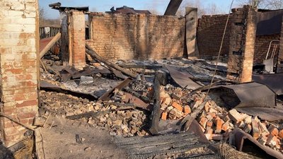 Внаслідок обстрілів на Сумщині пошкоджено 5 будинків — поліція Внаслідок обстрілів на Сумщині пошкоджено 5 будинків — поліція