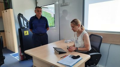 Обслуговує вісім селищ. У Вугледарській громаді розпочав роботу мобільний ЦНАП Обслуговує вісім селищ. У Вугледарській громаді розпочав роботу мобільний ЦНАП
