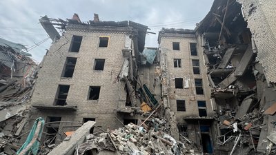 Наслідки авіаудару по Слов'янську 26 серпня 2026 року.