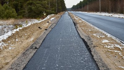 На Волині вздовж траси до Шацьких озер будують велодоріжку На Волині вздовж траси до Шацьких озер будують велодоріжку