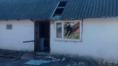 Гладковичі, Овруч, пошкоджене житло, мати, родина, будинок, житло, документи Гладковичі, Овруч, пошкоджене житло, мати, родина, будинок, житло, документи