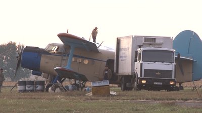 На Черкащині з літаків розкидають вакцину проти сказу
