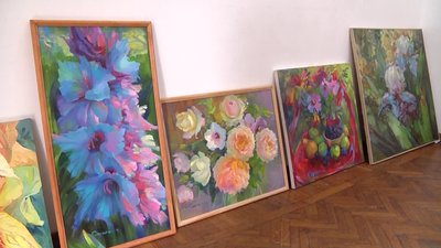 "Квітуча симфонія": у Херсоні монтується нова експозиція