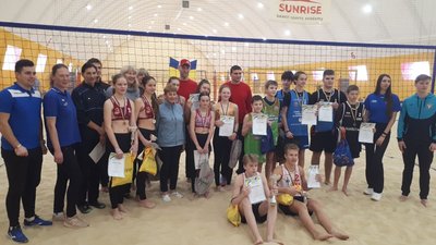 Сумські волейболістки отримали "золото" на чемпіонаті України Сумські волейболістки отримали "золото" на чемпіонаті України