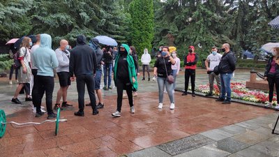 Просять відкрити зали: у Рівному спортсмени влаштували тренування під міськрадою Просять відкрити зали: у Рівному спортсмени влаштували тренування під міськрадою