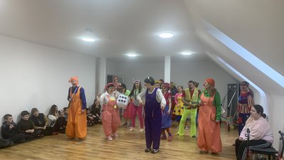 На Закарпатті влаштували свято з лікарняними клоунами. Участь взяли понад 50 дітей На Закарпатті влаштували свято з лікарняними клоунами. Участь взяли понад 50 дітей