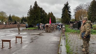 У Тернополі попрощалися з бійцем Павлом Матлашевським У Тернополі попрощалися з бійцем Павлом Матлашевським