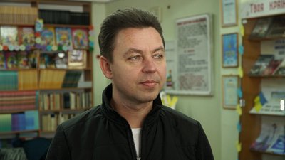 Забезпечуватимуть електропостачанням протягом 20 годин: на даху чернігівської школи №33 встановили сонячні панелі Забезпечуватимуть електропостачанням протягом 20 годин: на даху чернігівської школи №33 встановили сонячні панелі