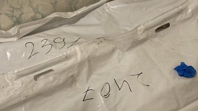 Як рідні забирають з моргу загиблих під час ракетного удару по селу Грозі Як рідні забирають з моргу загиблих під час ракетного удару по селу Грозі