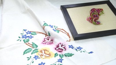 Житомирському обласному центру народної творчості подарували колекцію старовинних вишитих робіт Житомирському обласному центру народної творчості подарували колекцію старовинних вишитих робіт