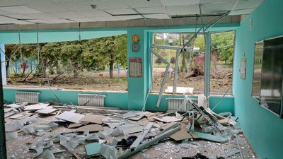 Російські військові 4 серпня обстрілами зруйнували опорну школу в Очеретиному