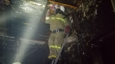 У центрі Одеси зайнялася квартира: власника житла врятували пожежники