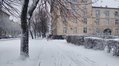 Як долають снігопад у Черкасах Як долають снігопад у Черкасах