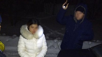 На Шепетівщині поліція затримала жінку, яку підозрюють у крадіжці