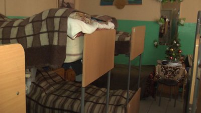 У стаціонарному пункті обігріву, що у Хмельницькому на вулиці Житецького, "проживає" наразі 40 людей. У стаціонарному пункті обігріву, що у Хмельницькому на вулиці Житецького, "проживає" наразі 40 людей.
