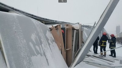 У львівському магазині від снігу обвалилась стеля