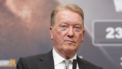 "Був радий, що він виграв титул". Промоутер Ф'юрі оголосив про співпрацю з Денисом Берінчиком