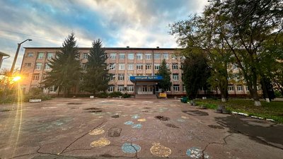 Два ліцеї стали гімназіями, шість – перейшли на самостійне фінансування: як у Прилуках перепрофілюється освітня мережа Два ліцеї стали гімназіями, шість – перейшли на самостійне фінансування: як у Прилуках перепрофілюється освітня мережа
