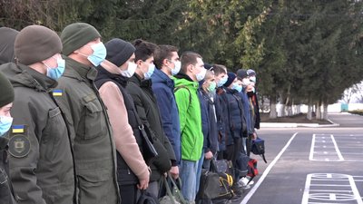 Осінній призов на Вінниччині: у військову частину 3028 прибули новобранці Осінній призов на Вінниччині: у військову частину 3028 прибули новобранці