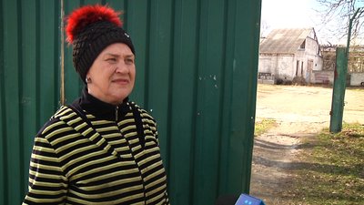 У Житомирі безоплатно роздають корм для вуличних або покинутих котів і собак У Житомирі безоплатно роздають корм для вуличних або покинутих котів і собак