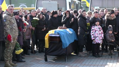 У Рівному попрощалися з військовими Романом Шепелевичем, Костянтином Шахом та Олександром Костарєвим У Рівному попрощалися з військовими Романом Шепелевичем, Костянтином Шахом та Олександром Костарєвим