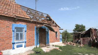 Свято в укриттях. Як на Запоріжжі жителі Новоандріївки зустрічають День державного прапора України