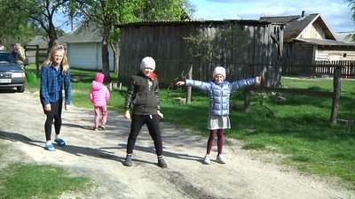 "Я йому не вірю, що не буває важко. Але він каже, що ні" – батько Володимира – опікуна восьми дітей