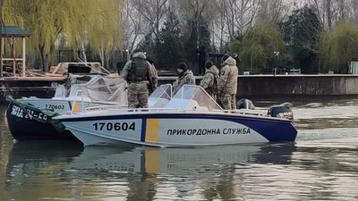 На Одещині браконьєри виловили 150-кілограмову білугу, що йшла на нерест На Одещині браконьєри виловили 150-кілограмову білугу, що йшла на нерест