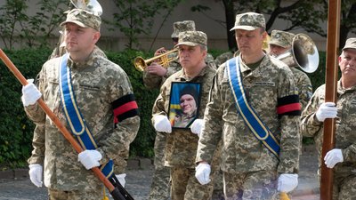 В Ужгороді попрощалися з полеглим на війні Антонієм Рабелем В Ужгороді попрощалися з полеглим на війні Антонієм Рабелем
