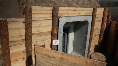 “Гроші є, техніка є, не вистачає трішки часу”. Як триває будівництво фортифікацій на Сумщині