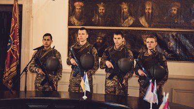 На Тернопільщині в замку відбувся захід на підтримку бійців тероборони На Тернопільщині в замку відбувся захід на підтримку бійців тероборони
