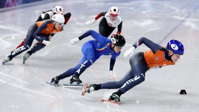 Фінал шорттреку на дистанції 500 метрів на Олімпійських іграх, перемогла Ксандра Велзебур