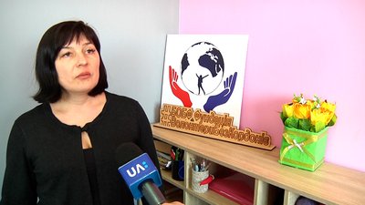 У Житомирі діти з інвалідністю разом з матерями вчилися прикрашати великодні яйця еко-декупажем У Житомирі діти з інвалідністю разом з матерями вчилися прикрашати великодні яйця еко-декупажем