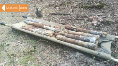 Львівщина: Піротехніки знищили близько 20 боєприпасів Львівщина: Піротехніки знищили близько 20 боєприпасів