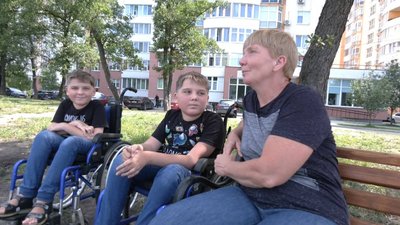 У Львові у модульному містечку поселилась сім'я із двійнятами, які хворі на спінальну м'язову атрофією У Львові у модульному містечку поселилась сім'я із двійнятами, які хворі на спінальну м'язову атрофією