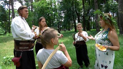 На Житомирщину приїхала сім'я Риколенків з Миколаївщини, яка популяризує козацькі традиції На Житомирщину приїхала сім'я Риколенків з Миколаївщини, яка популяризує козацькі традиції