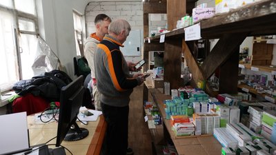 "Просто люди": у Харкові пів сотні добровольців щодня розвозять продукти нужденним "Просто люди": у Харкові пів сотні добровольців щодня розвозять продукти нужденним