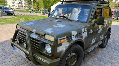 У Полтаві за гроші від продажу пасок придбали автомобіль для військових У Полтаві за гроші від продажу пасок придбали автомобіль для військових