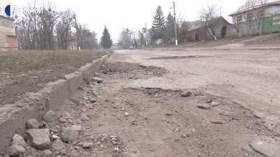 Жителі одного із сіл Черкащини самостійно почали ремонтувати дорогу Жителі одного із сіл Черкащини самостійно почали ремонтувати дорогу